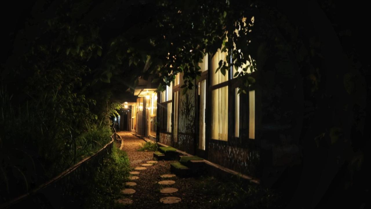 Arayam Bhimtal Hotel Bhowali Bagian luar foto